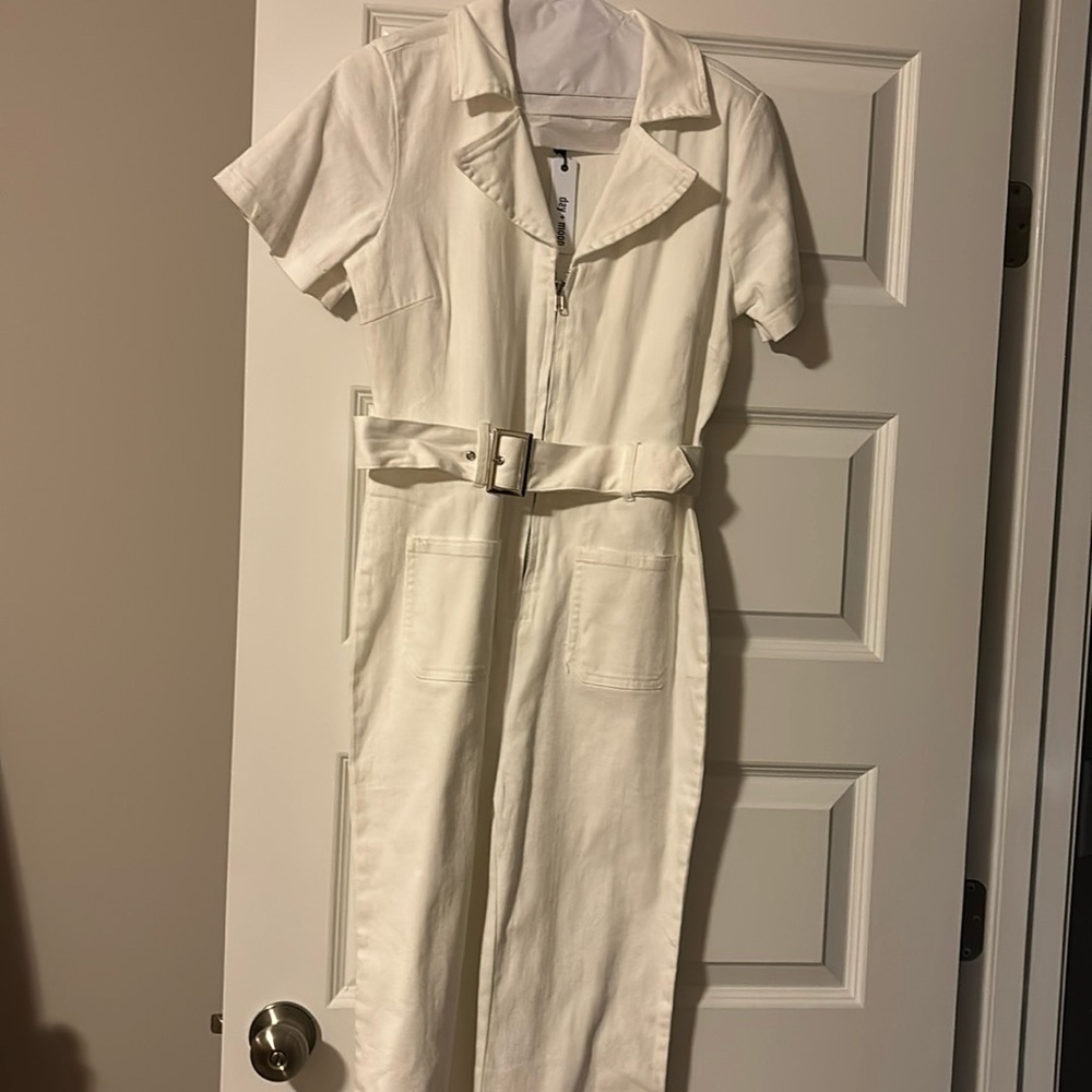 NWT Day + Moon White Short Sleeve Jumpsuit with Belt Size Large